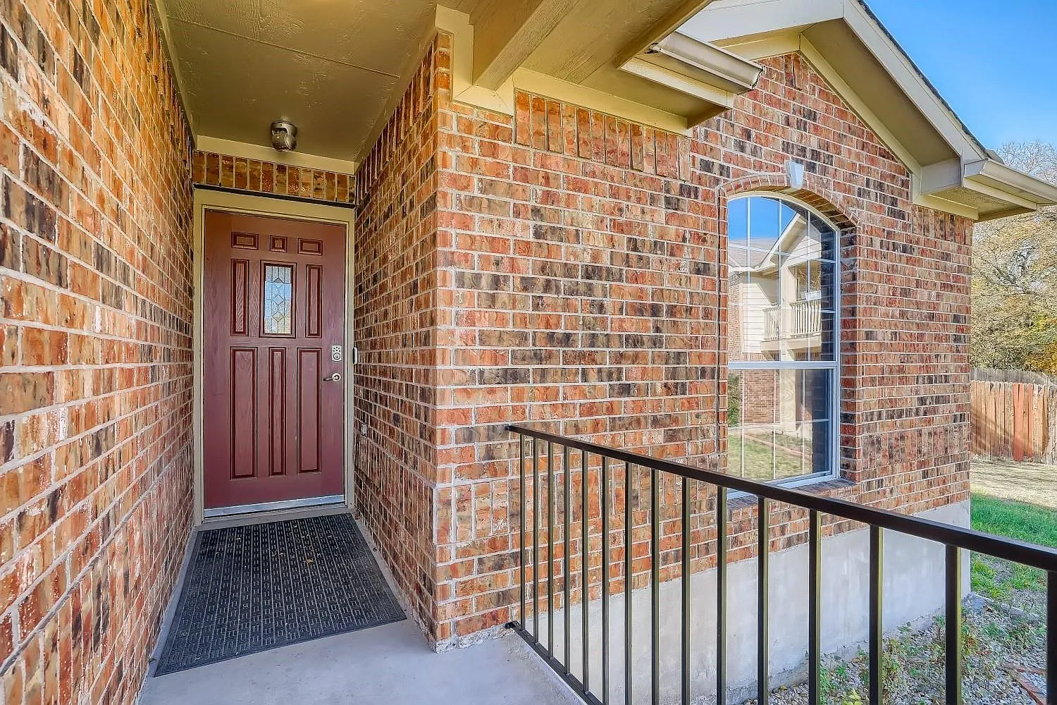4 bed, 2.0 bath, 1762 sqft, $2,350 — Photo 3