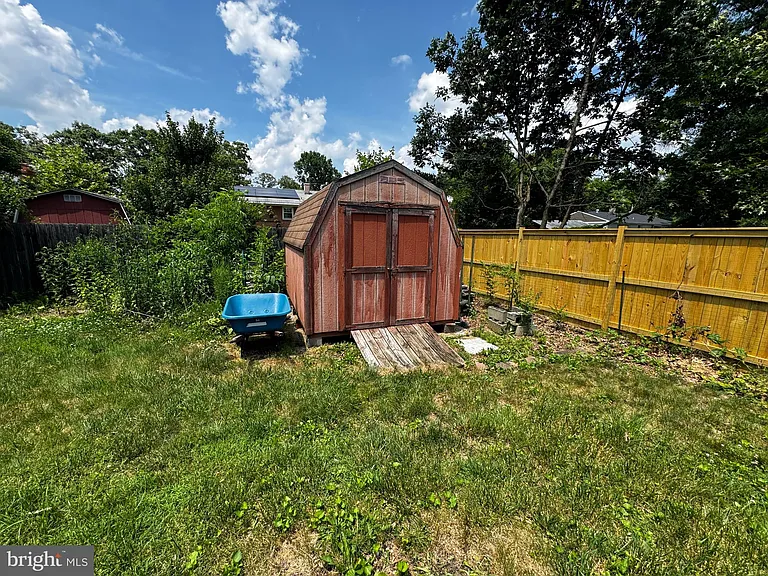 2508 Saint John Pl — Photo 38