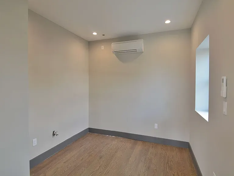 417 Manhattan Ave #2A — Photo 11