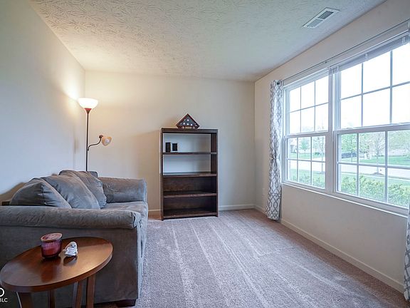 3rd image of 1739 Elderberry Dr