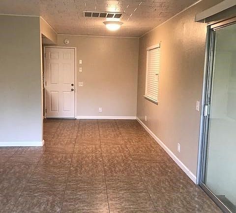 5th image of 1062 Laurel Ave