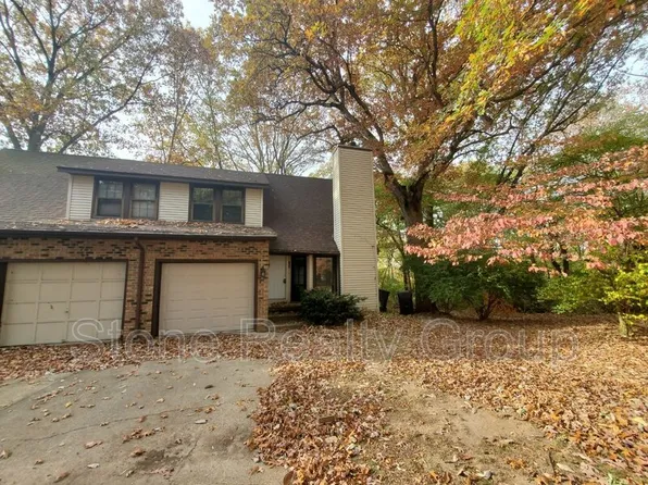 362 White Oak Ln, Terre Haute, IN 47804