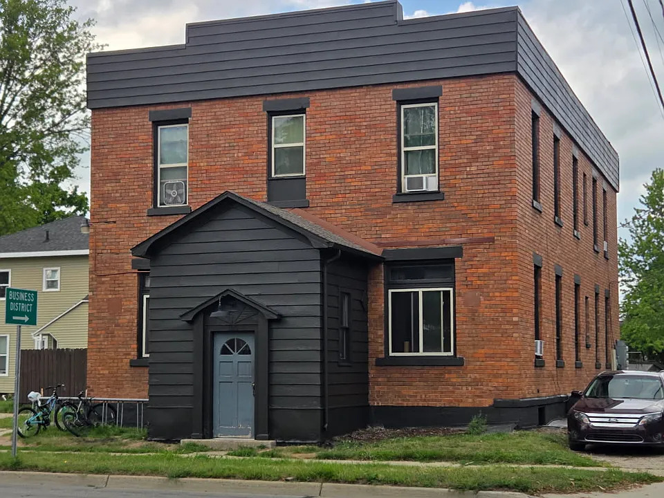 105 E High St #7