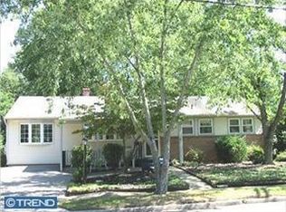 721 Aston Martin Dr, Lindenwold, NJ 08021
