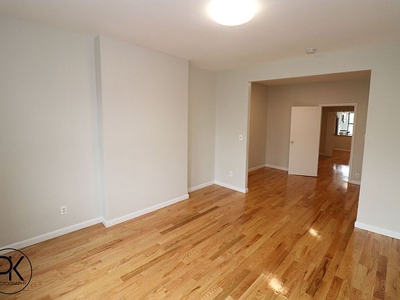 5th image of 739 Manhattan Ave APT 3L