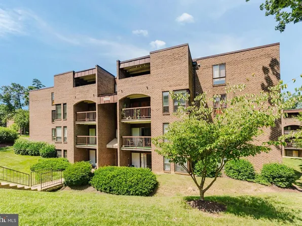 11232 Chestnut Grove Sq APT 233, Reston, VA 20190