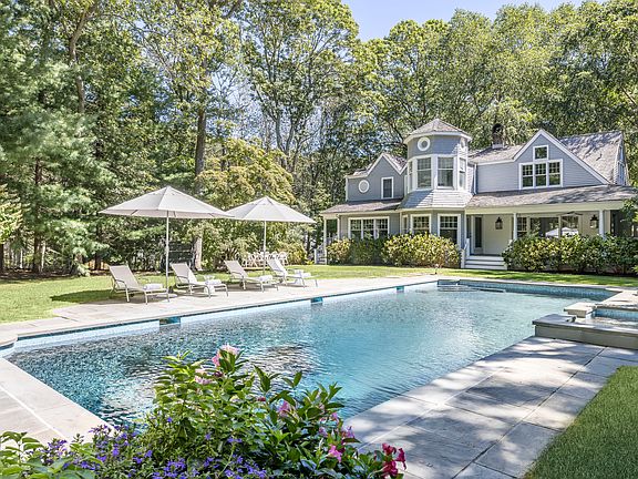 3rd image of 6 Old Orchard Ln