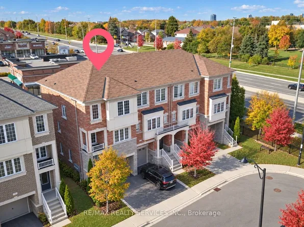 12 Cedarland Rd #111, Brampton, ON L6Y 6E5