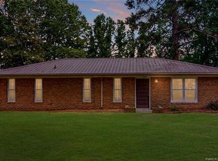3811 Northgate Cir, Sanford, NC 27332