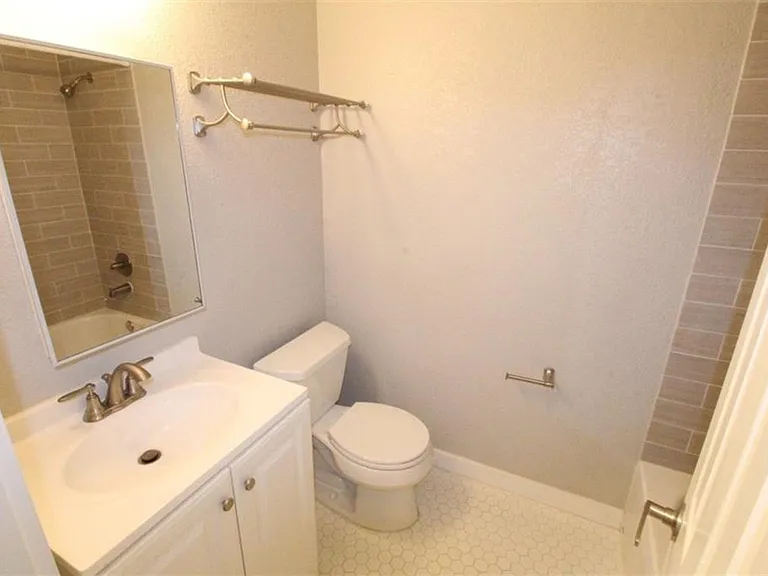 10702 Lanshire Drive — Photo 13