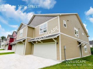 1028 N 10th St, Elwood, IN 46036