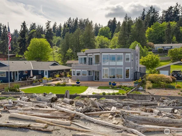 6779 Columbia Beach Drive, Clinton, WA 98236
