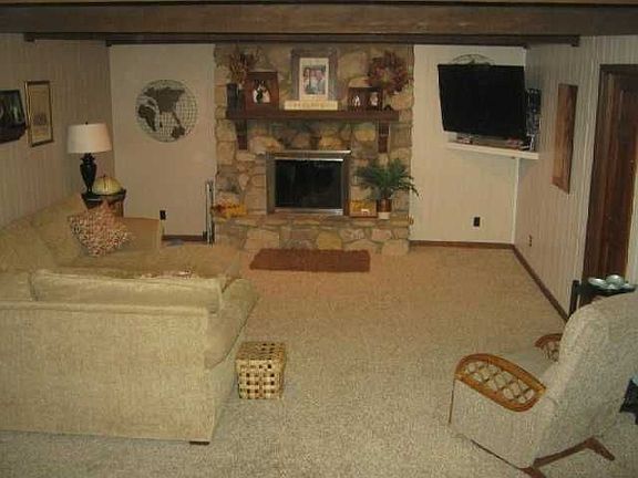 2nd image of 738 Yosemite Dr