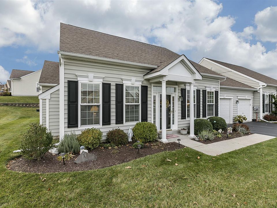 Beautiful Carriage Home!