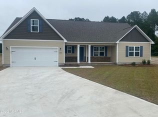 409 Silverstone Pl, Hubert, NC 28539