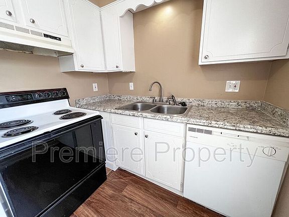 5th image of 8616 Countryshire Ln #2