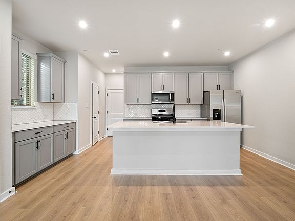 5th image of 2500 Forest Creek Dr Unit 1504