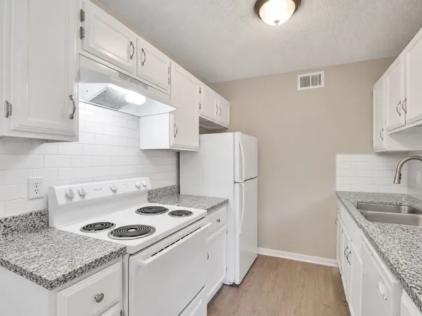 Baker Oaks Apartments, 1300 Baker Ave #A31634e81, Bryan, TX 77803