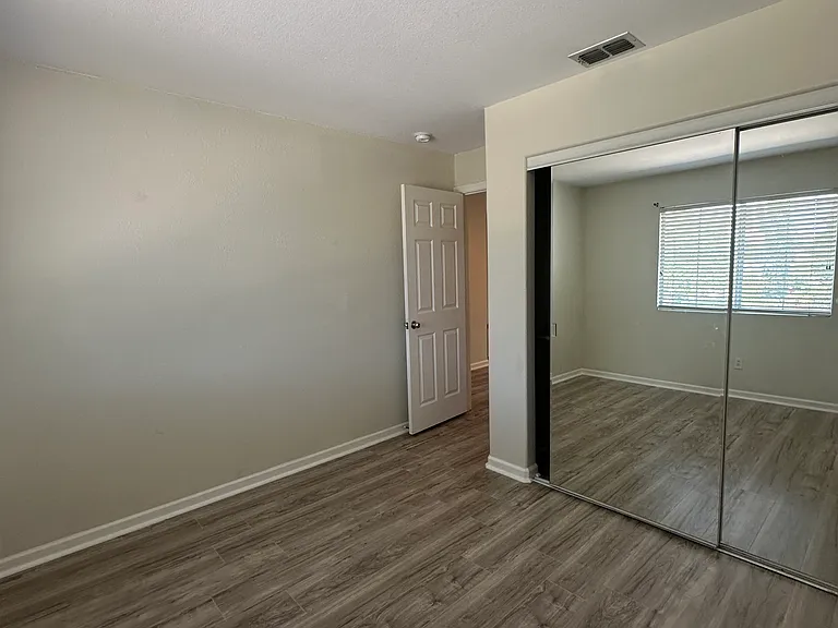 2104 Lynwood Way — Photo 18