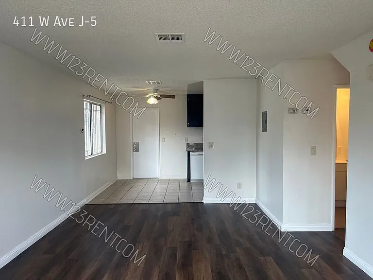 411 W Avenue J #5 — Photo 8