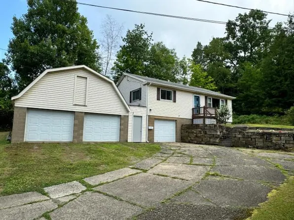 3 Harmony Pl #9, Warren, PA 16365