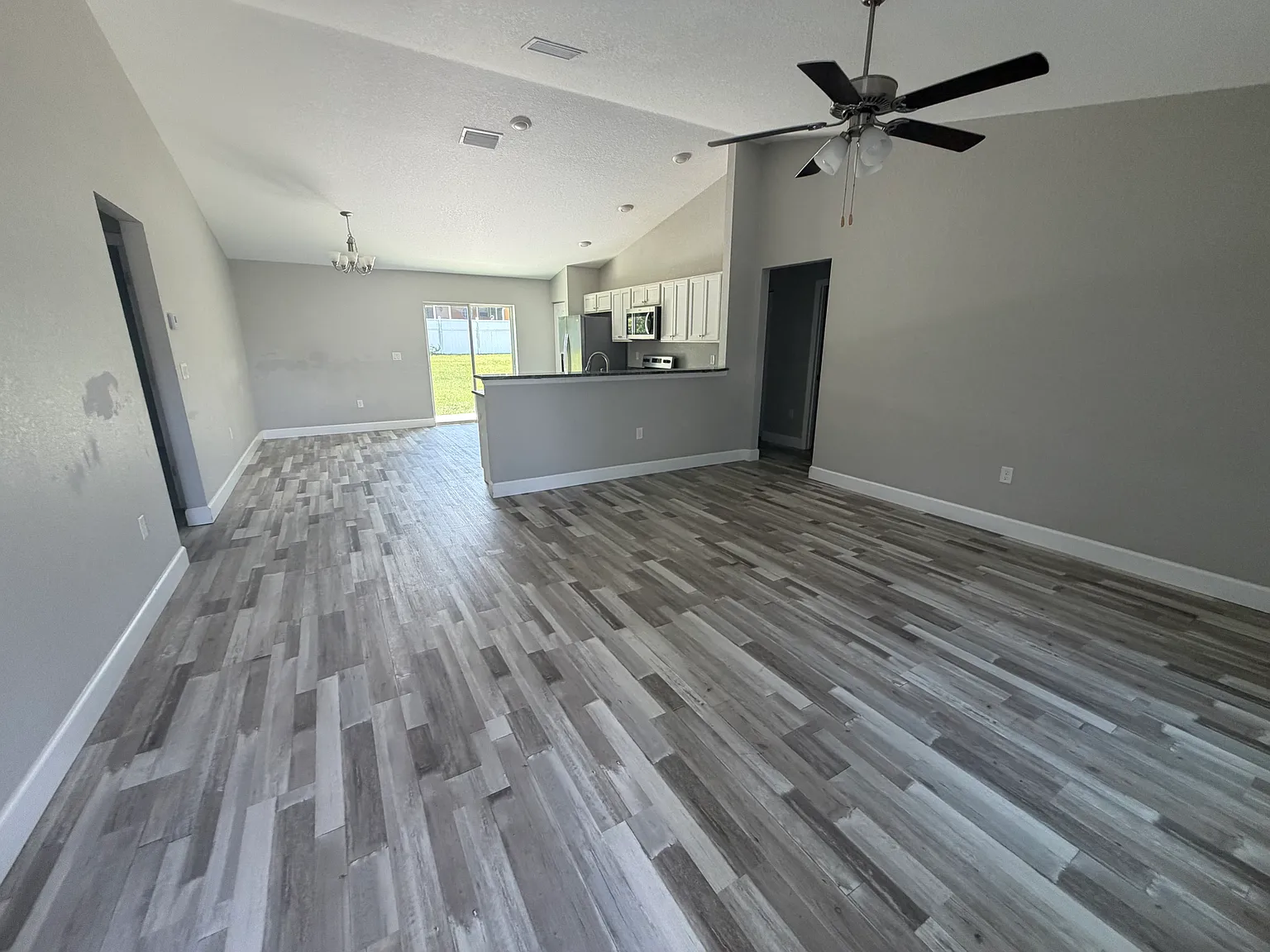 3 bed, 1315 sqft, $1,750 — Photo 3
