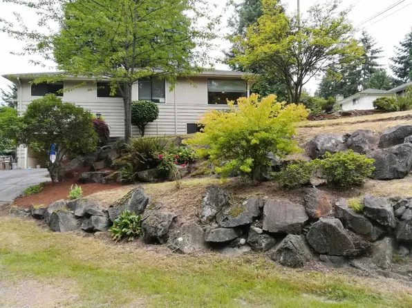 17555 8th Ave NE, Seattle, WA 98155