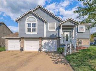 2312 SW Pheasant Trl, Lees Summit, MO 64082