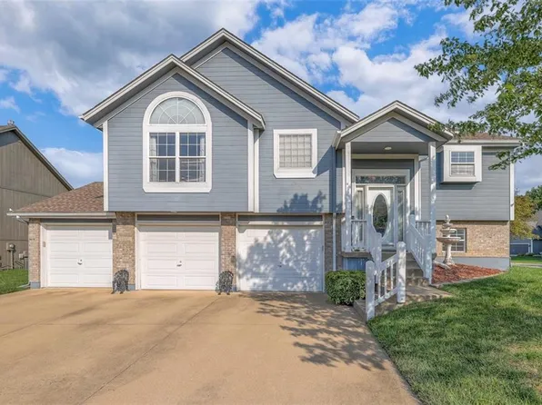 2312 SW Pheasant Trl, Lees Summit, MO 64082