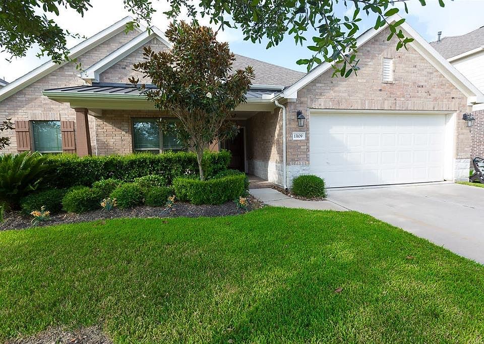 1st image of 13109 Centerbrook Ln