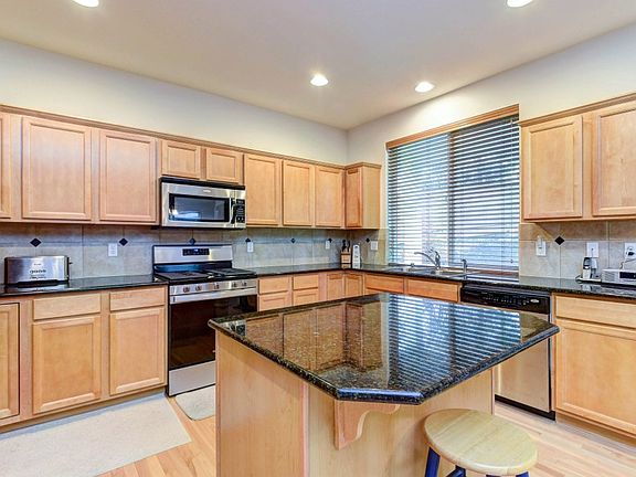 5th image of 2633 85th Ave NE