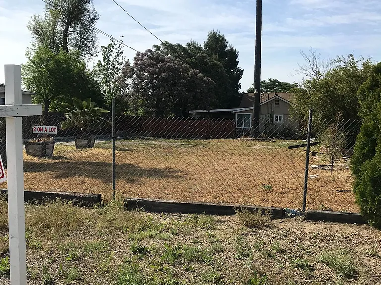 14993 Yucca Ave #A — Photo 27