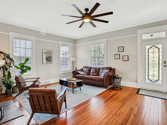 3rd image of 1104 Lasalle St #1