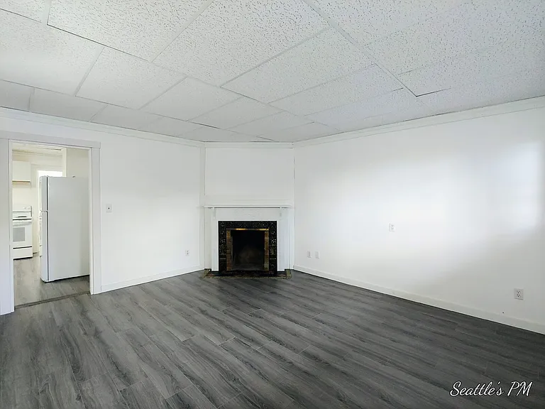258 E Newton St #1 — Photo 3