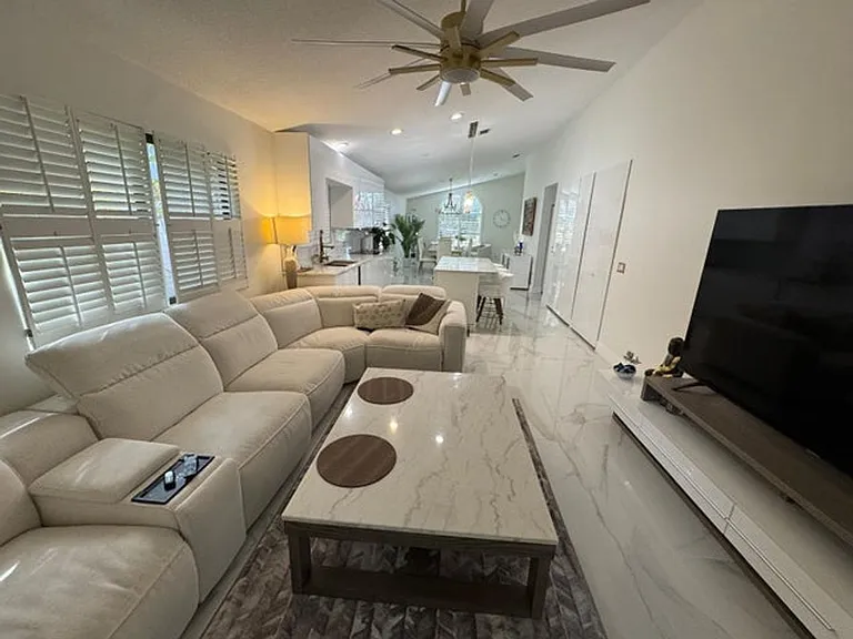 544 NW 38th Ave — Photo 7