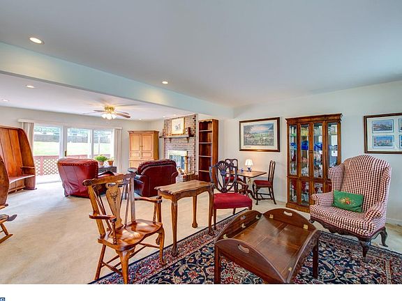 3rd image of 75 Beech Hill Dr
