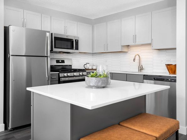 405 E South Water St #4211