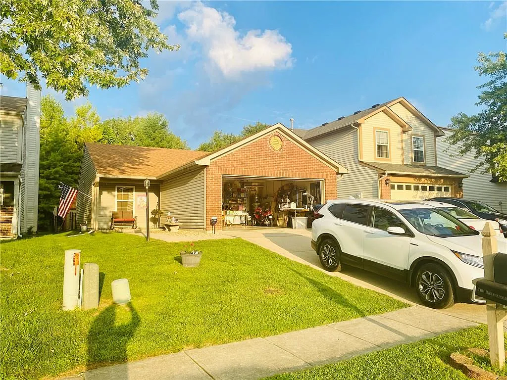 7653 Lake Vista Ln photo 1