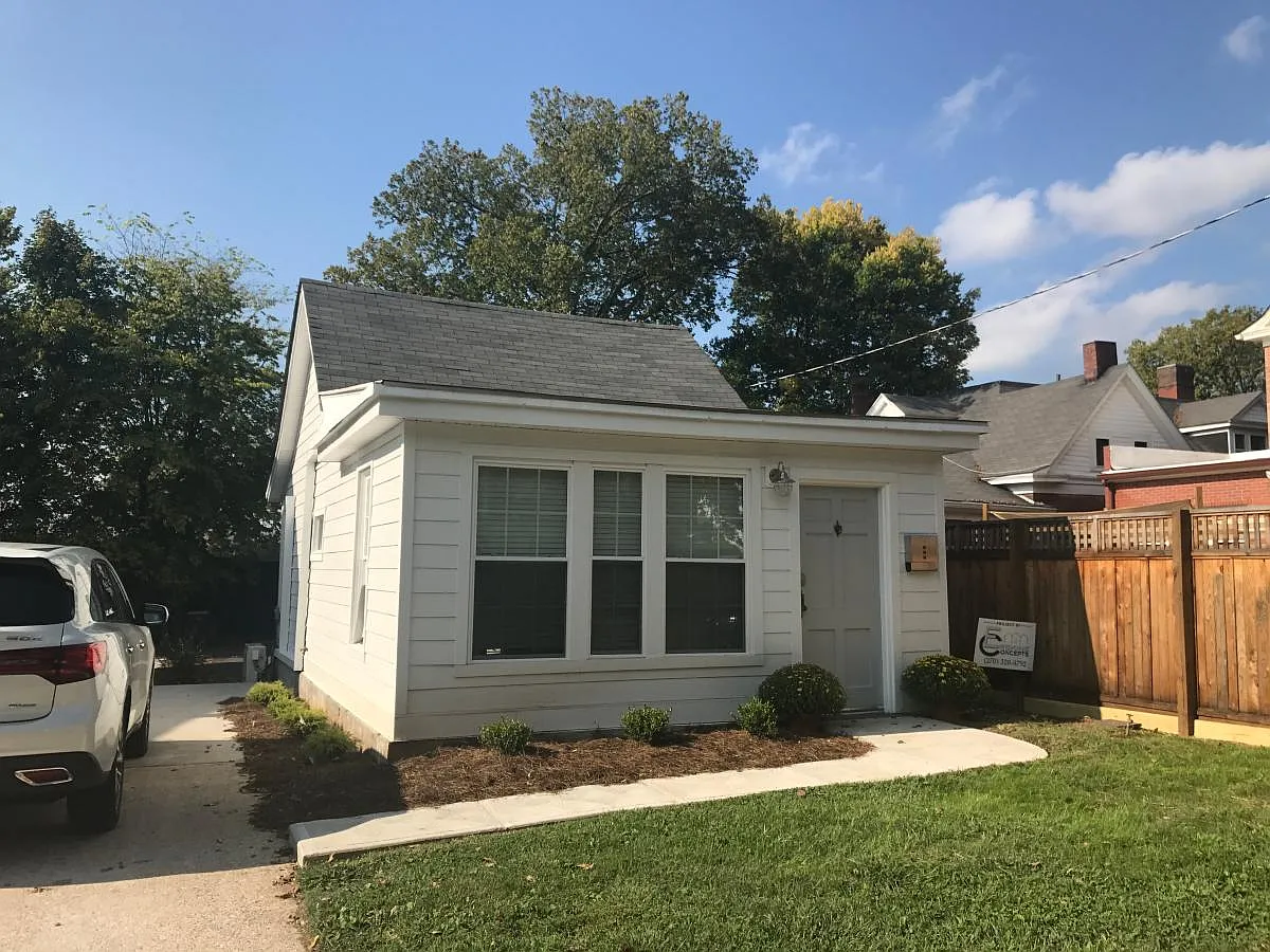 919 Elm Street — Photo 2