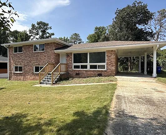 2nd image of 2379 Miriam Ln