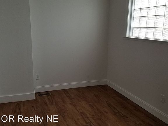 4th image of 1125 E Stafford St