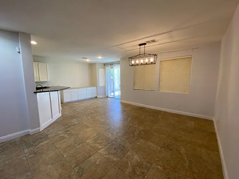 8065 Caspian Moon Dr — Photo 4