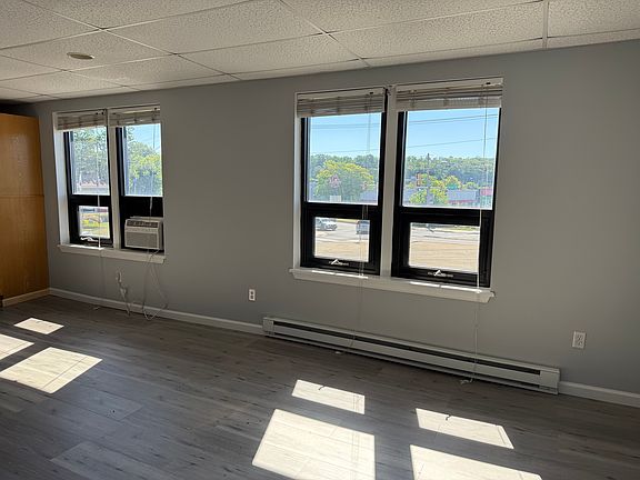 2nd image of 312 Washington St APT 4