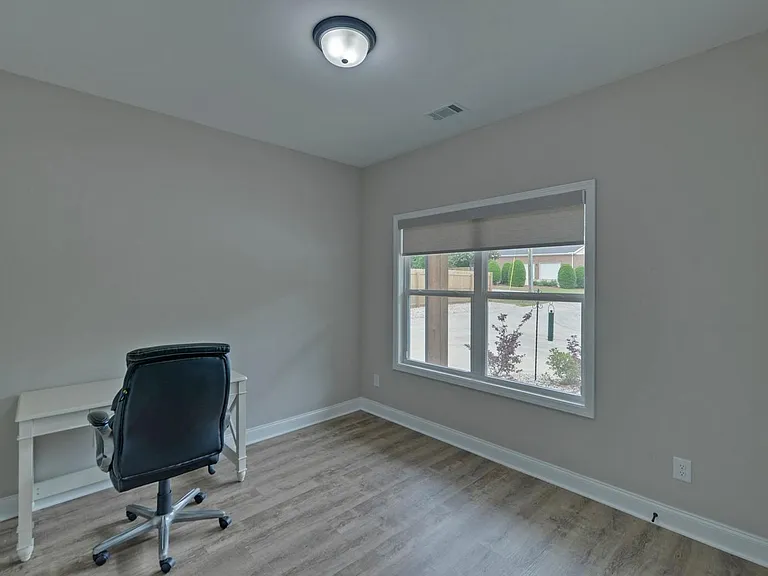 15 Holly St — Photo 26