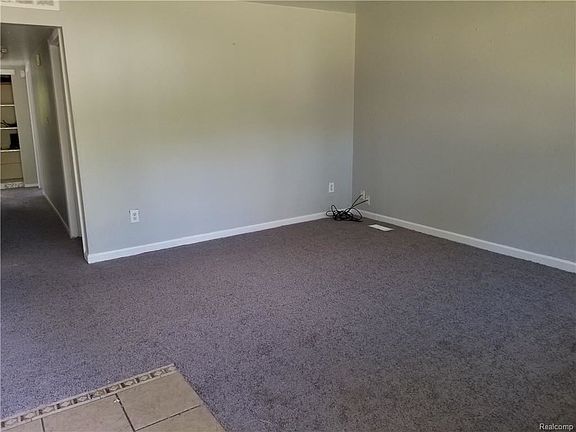 4th image of 20365 Westover Ave