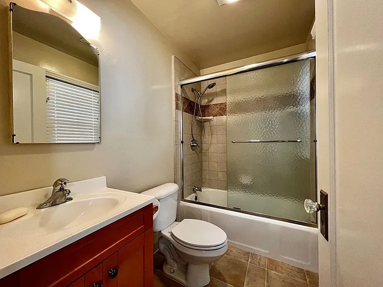 487 Seymour St — Photo 10