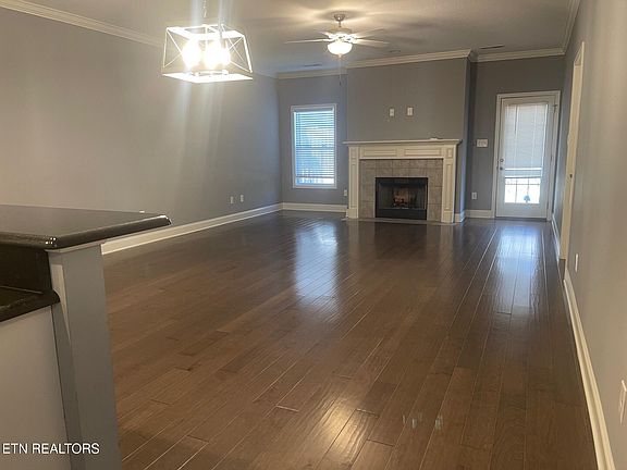 4th image of 1410 Remington Grove Ln