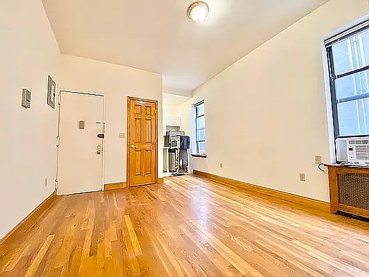 2nd image of 244 W 109th St APT 4C