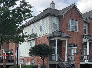 408 N Harrison St, Algonquin, IL 60102