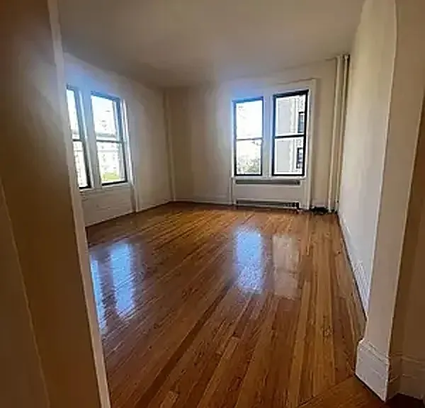 2586 Broadway #4C — Photo 1